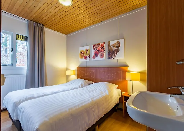 Semesterbostad Forest W Pool *