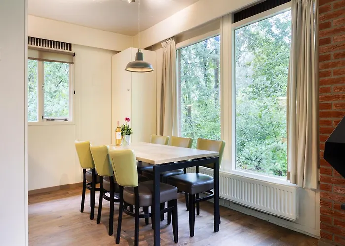 Forest W Pool * Putten