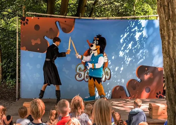 Semesterbostad Forest W Pool Putten