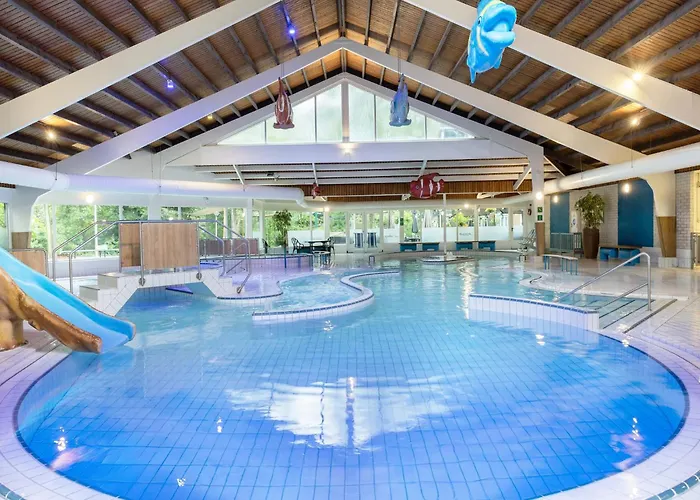 Semesterbostad Forest W Pool